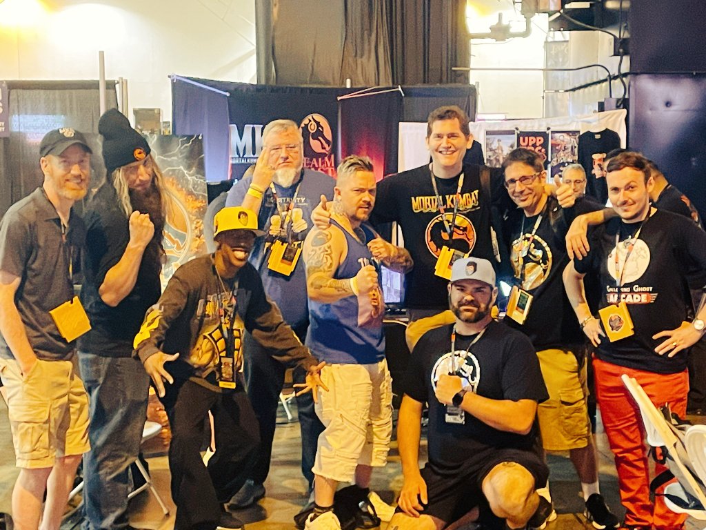 MiKeMcDnet's tweet image. Friday @ @GameOnCleveland w/ the hardcore @mortalkombat #Kommunity attending (some still traveling to make it today.  Shared a sixer of @CollisionBrew #FinalBoss w/ @RaidenScience. Today, we meet  @noobde &amp;amp; @therealsaibotoo, w/ @kerrianngallery &amp;amp; @sal_divita &amp;amp;  @RealmKast panel.