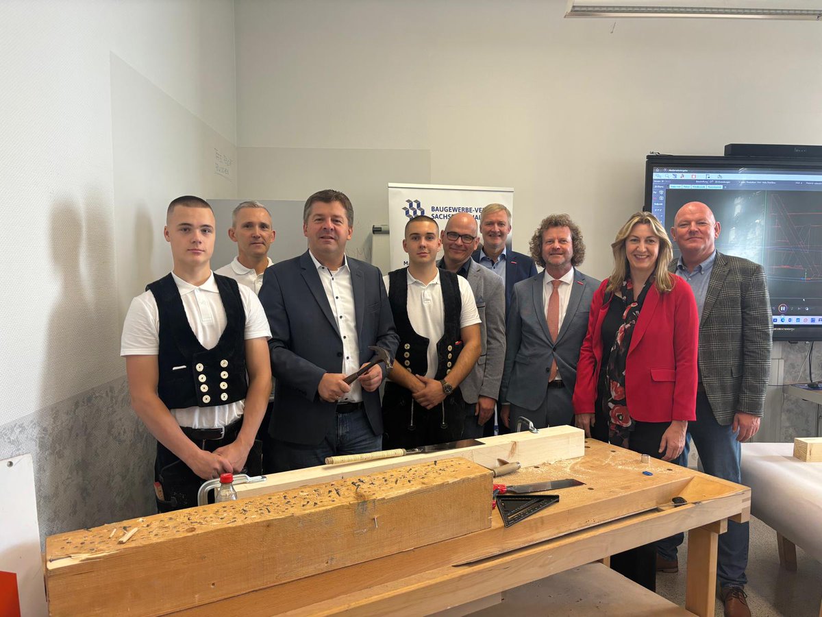 Prominenz an unserem Stand heute auf der Handwerk4you in Magdeburg, u.a. Sven Schulze (CDU) Wirtschaftsminister Sachsen-Anhalt, Jörg Bernstein, MdL, (FDP); Andreas Diekmann, Präsident Handwerkskammer, Peter Nitschke Präsident Baugewerbe-Verband