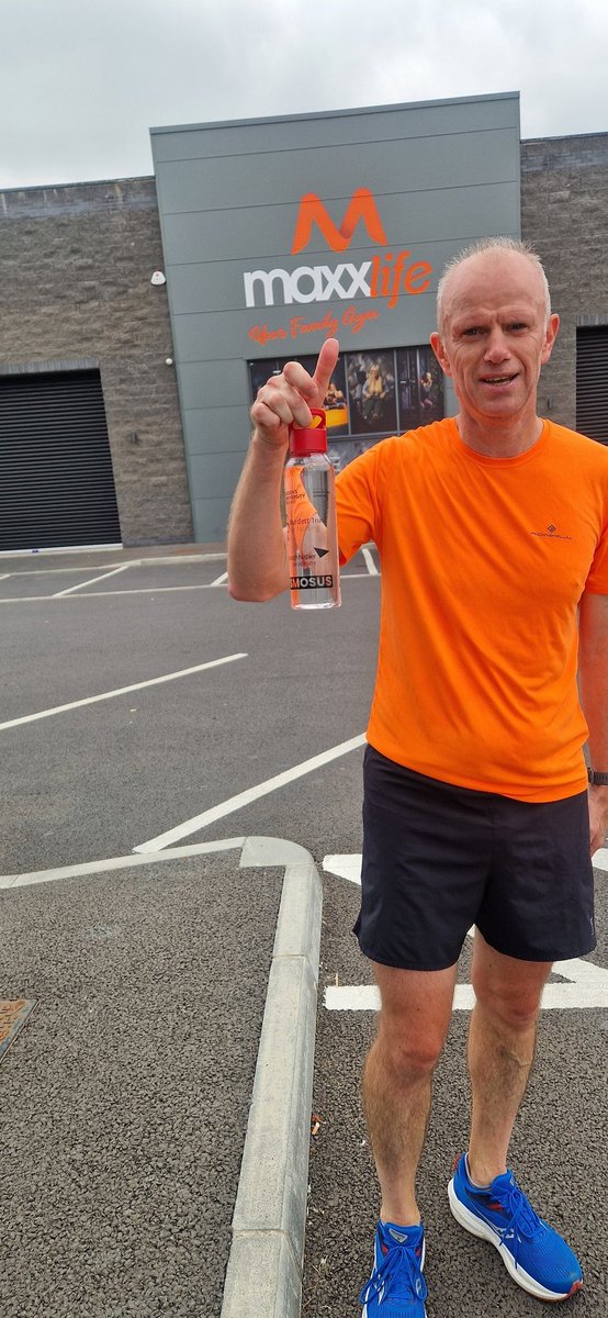 ConorHamilt0n's tweet image. 14k run done... prehydrated and rehydrated with the help of my new #ASMOSUS bottle... thanks @LCreightonRN  ... also had my @stance socks on @DonnaFitzQUB #NoBlisters . #Marathon #Running