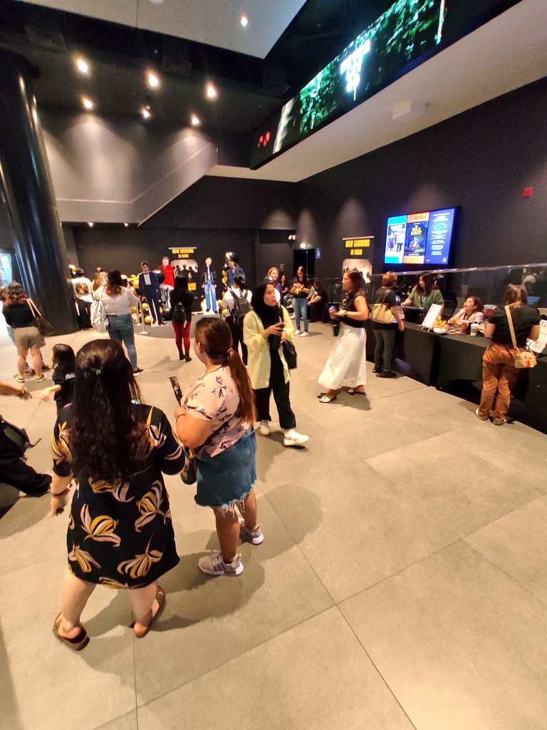 arabianwolfuae's tweet photo. Ramdam na ba ang PRESYON? ❤️‍🔥Ready to watch SB19 Pagtatag Documentary here in UAE for @imszmc 🐺💜

Happening now here at Star Cinemas Ghurair Mall 🇦🇪 @United_ATIN_

@SB19Official #SB19
#SB19_PABLO
#PAGTATAGDocumentaryinDubai https://t.co/LkUGZbX712