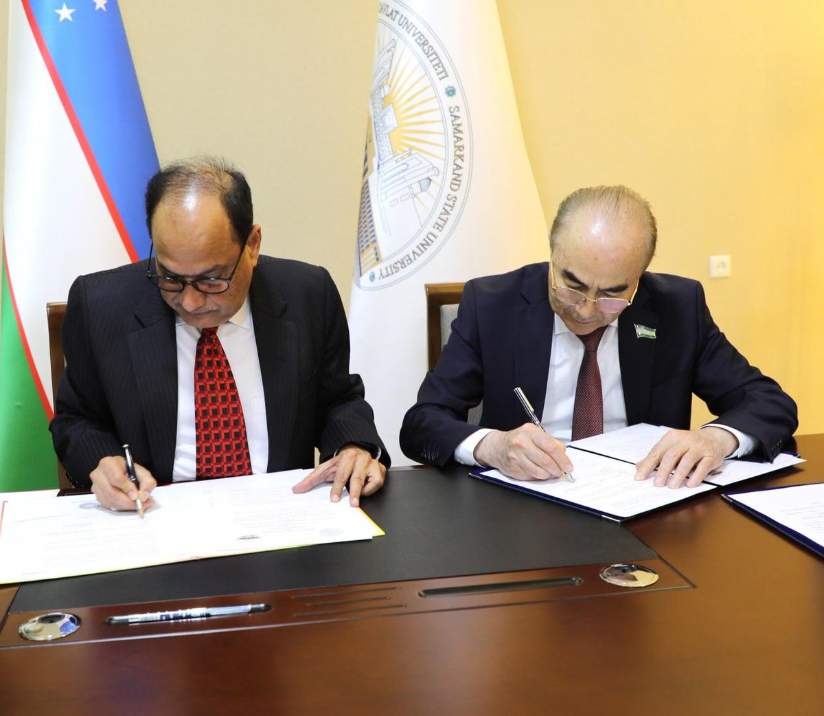 iitroorkee's tweet photo. IIT Roorkee forges a powerful partnership with Samarkand State University through landmark MoUs, including a Joint Master's in Hydrology! This collaboration will drive innovation in water, environment, renewable energy &amp; sustainability, bridging India and Uzbekistan. #IITRoorkee https://t.co/Jc2RTO4ILk