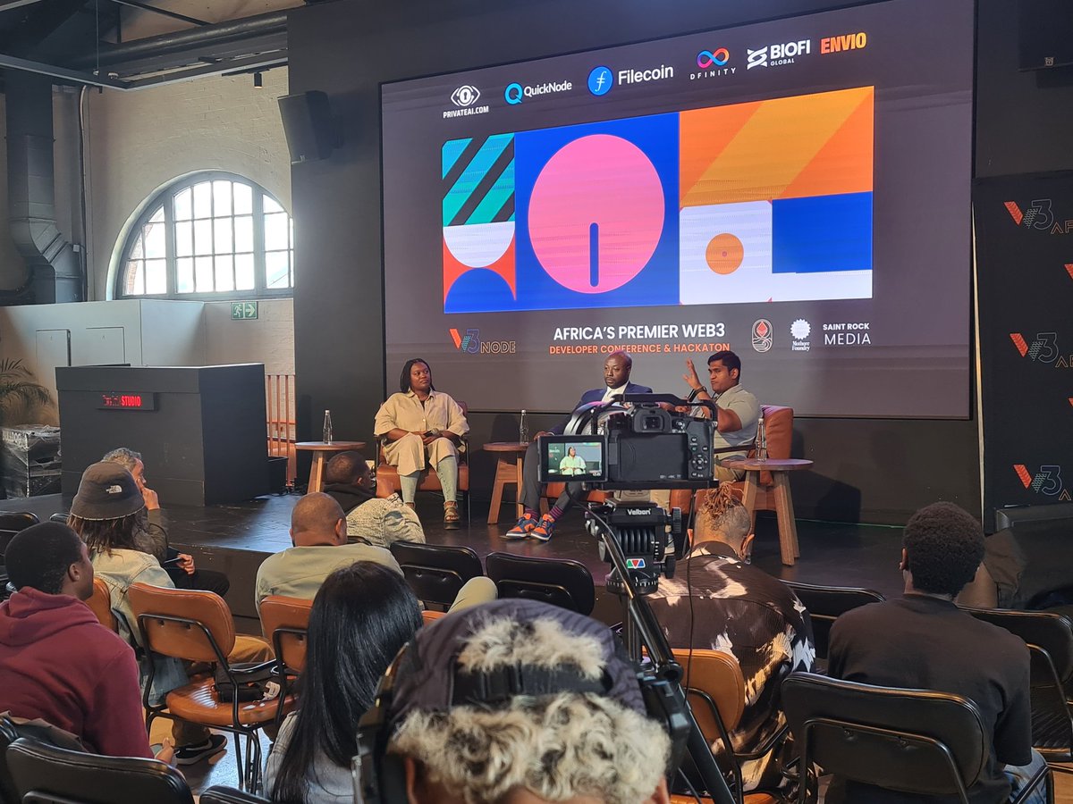 Much of today's discussion at <a href="/ETHCapeTown/">ETHCapeTown</a> was around people, building community and how to make builders accessible. All we can say is that team <a href="/Stiintit/">Stiint-it.com</a> was well placed to engage in lots of discussion 👊🏼

#talentdiscovery #Web3 #Web3Community #Blockchain #Africa