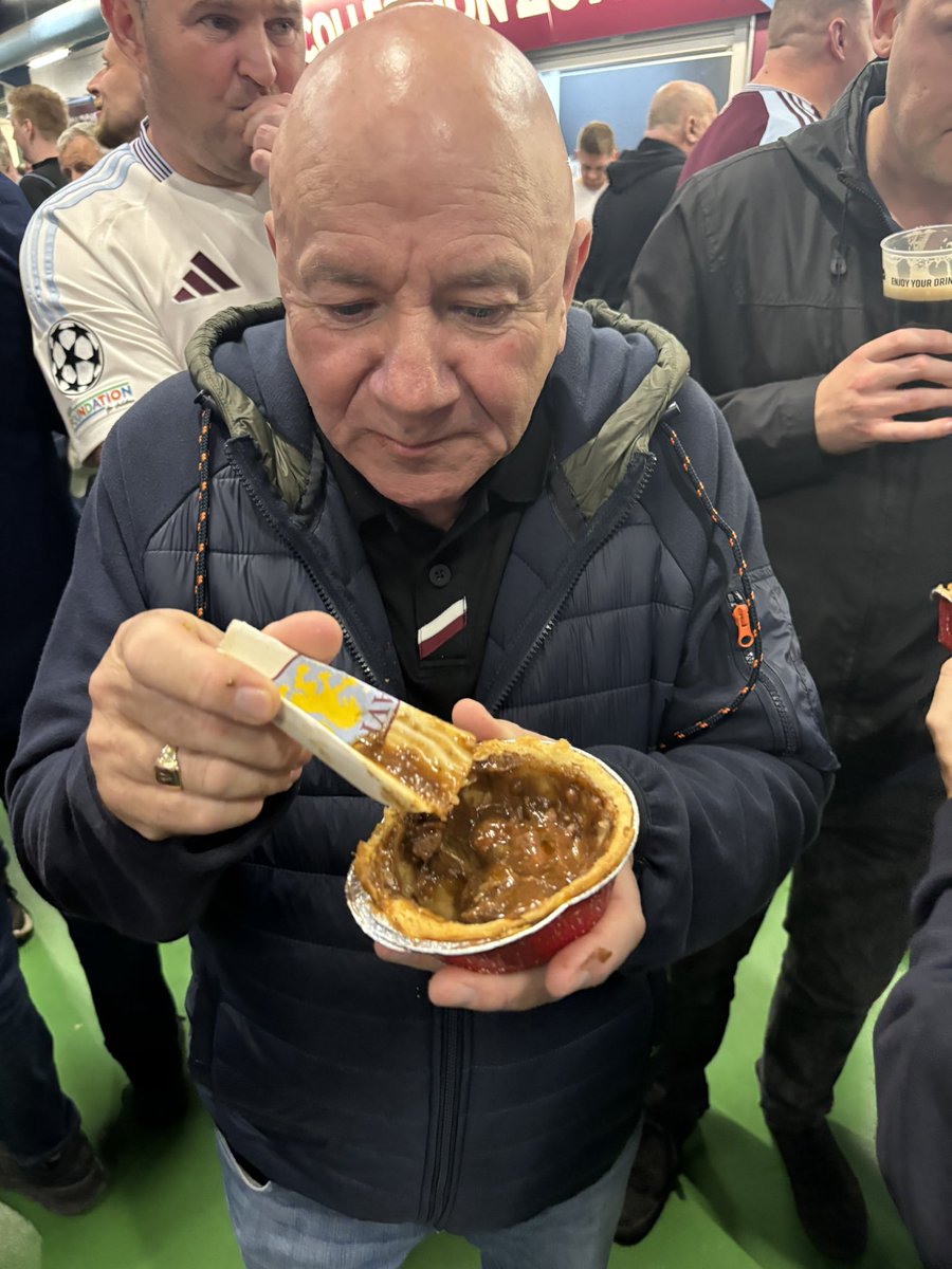 GreggLuce's tweet image. Vill need to sort this shit, OAPs can’t even find a fork