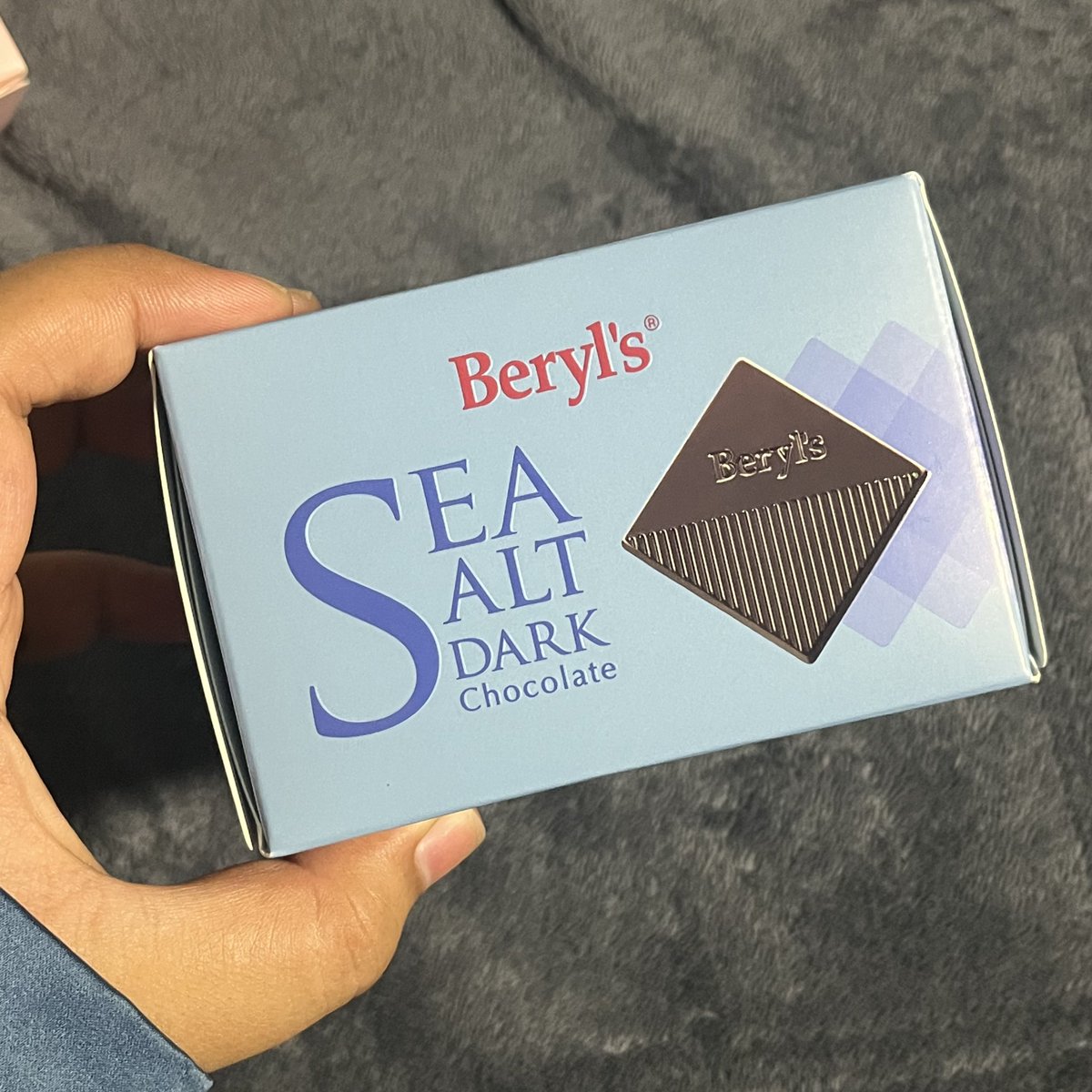 Beryls sea salt dark chocolate ni sedap!

Patut ramai suruh I cuba ni. Tak menyesal beli🥹