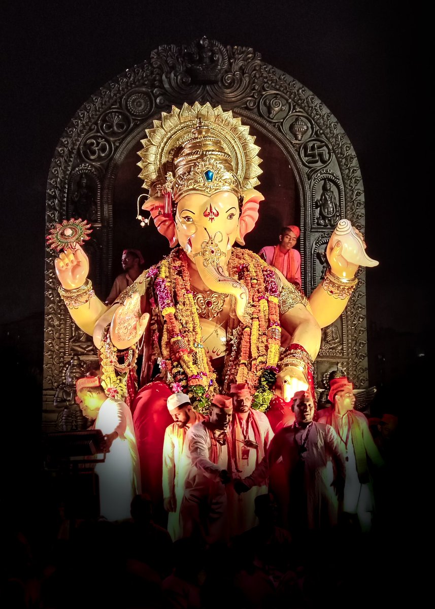 KokaniManus08's tweet photo. गणपती विसर्जन 2024❤️🙏

#MumbaiMeriJaan #India #GanpatiBappaMorya #Maharashtra #photoghraphy #mumbai #shotonmobile #realme 
@realmeIndia @incredibleindia @maha_tourism @mybmc https://t.co/A5D68WW3Vl