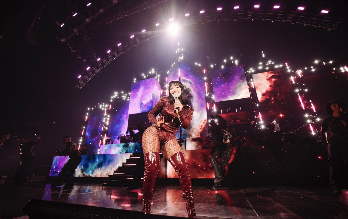 _robertdevon's tweet photo. This is the enjoyment when you been QUEENing all your life 😍 can’t wait too see you again @NICKIMINAJ https://t.co/KcsgBqAhfT