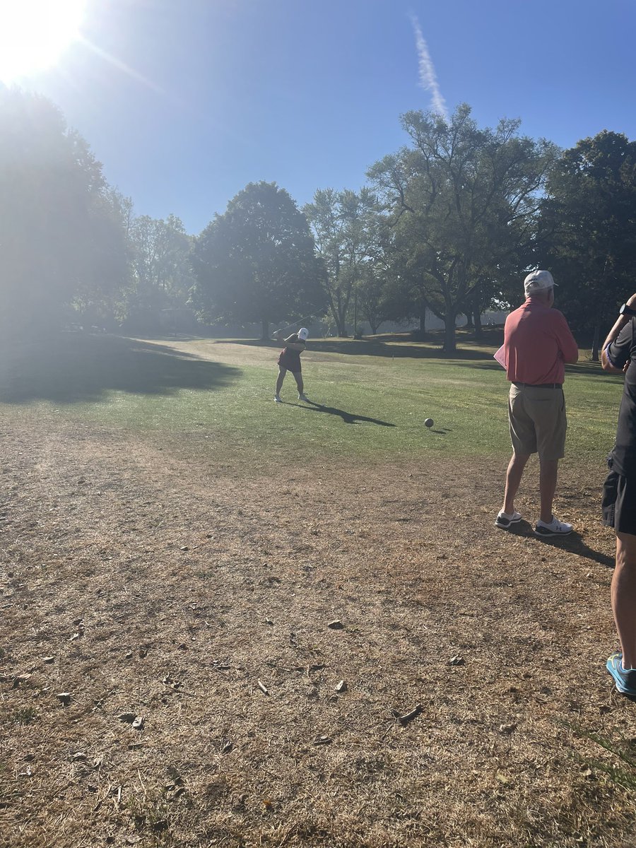 WesDelAthletics's tweet photo. Hayden and Charlee are teeing off at sectional, good luck girls! https://t.co/xPI3AWpDXh