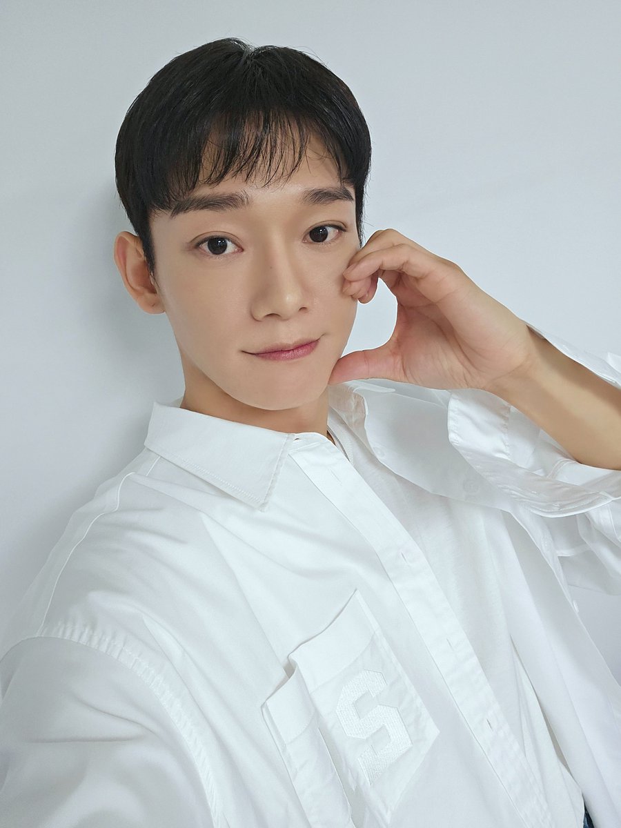 CHEN_INB100's tweet image. HAPPY CHEN DAY🎂
&apos;Beyond the DOOR&apos; in Seoul 첫 날의 문을 함께 열어준 EXO-L 정말 고마워요💛 우린 내일 또 만나요🩷

#첸 #CHEN #Beyond_the_DOOR