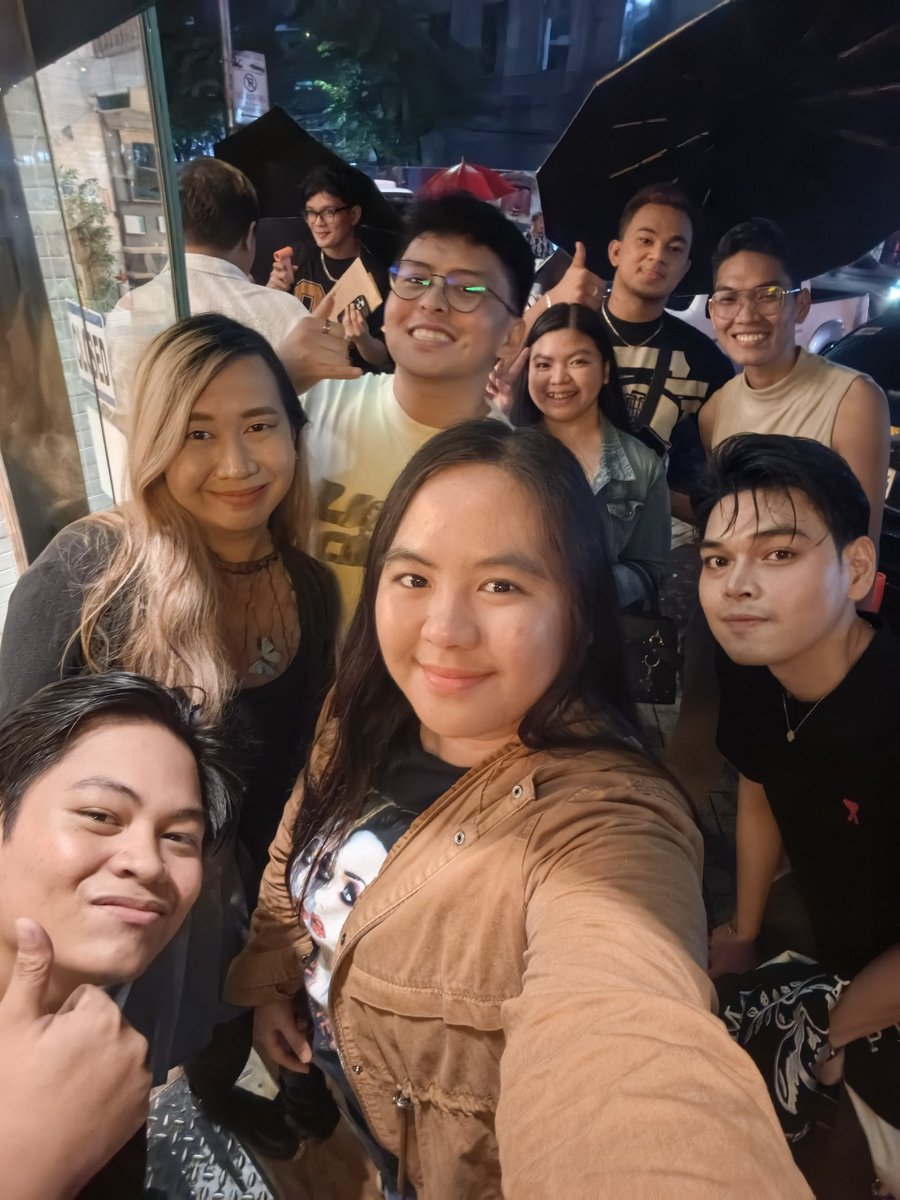 claireyu's tweet photo. Katycats Philippines here!! Missed you so much guys after 143 years😜😍!!!
143 Album release at the bar!
#143PHParty
#KatyPerry
#KatyPerry143 https://t.co/y23OciS4Vl
