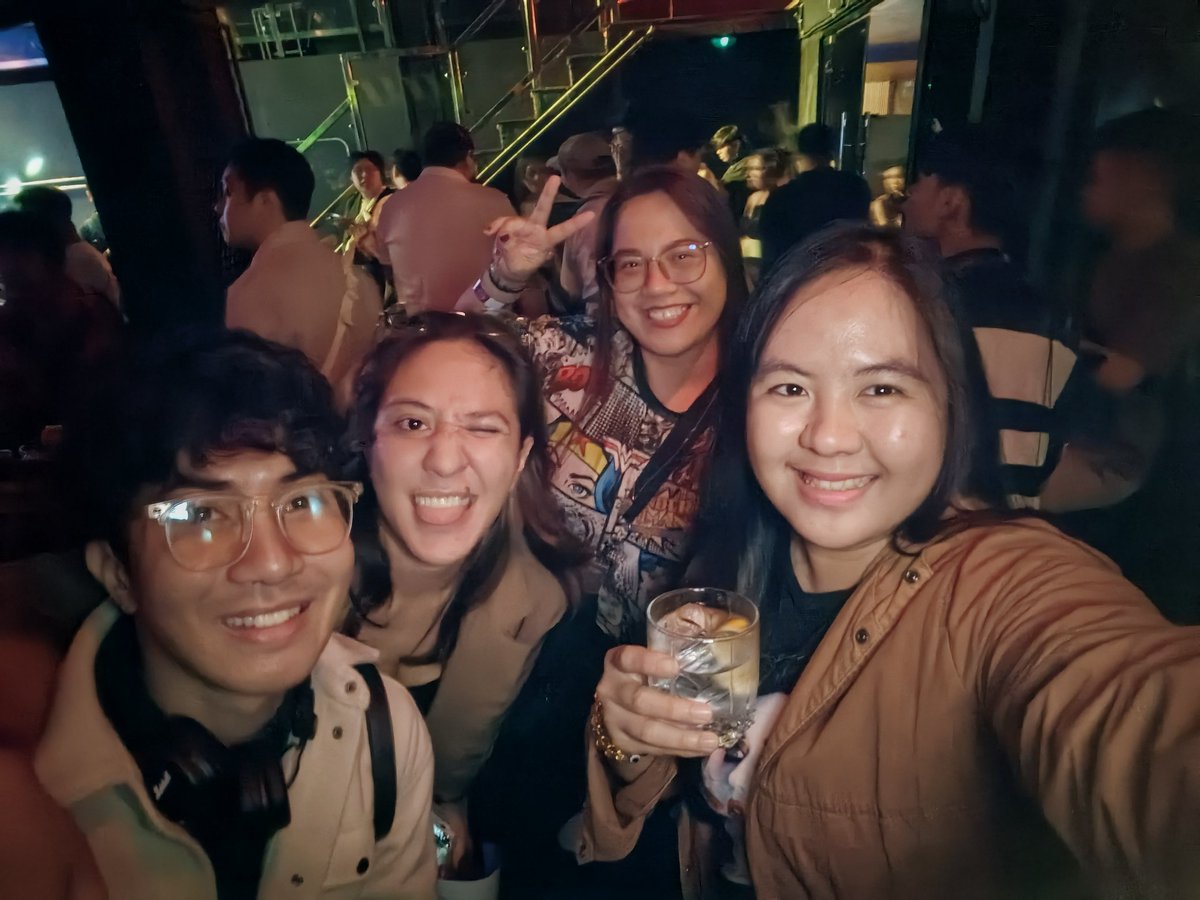claireyu's tweet photo. Katycats Philippines here!! Missed you so much guys after 143 years😜😍!!!
143 Album release at the bar!
#143PHParty
#KatyPerry
#KatyPerry143 https://t.co/y23OciS4Vl