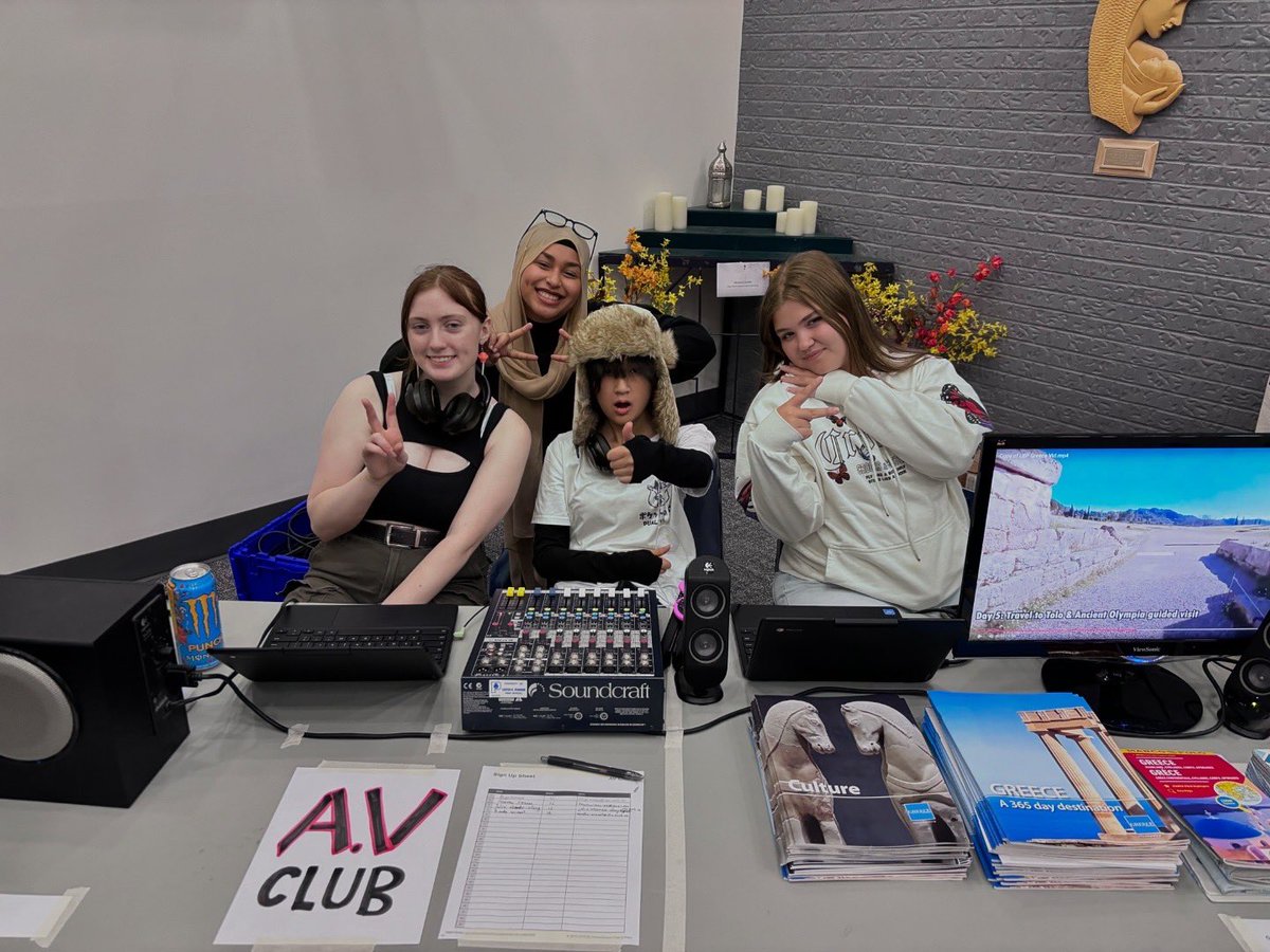 LBPearsonOCSB's tweet photo. Last week, LBP hosted its first Club Fair! 🎉 Clubs showcased their activities and opportunities to get involved. It was a fantastic way to discover how to belong, contribute to our school community, and connect with new friends! #LBPClubFair #ocsb #WeAreLBP #ocsbopendoors https://t.co/6gRwM3xZkW