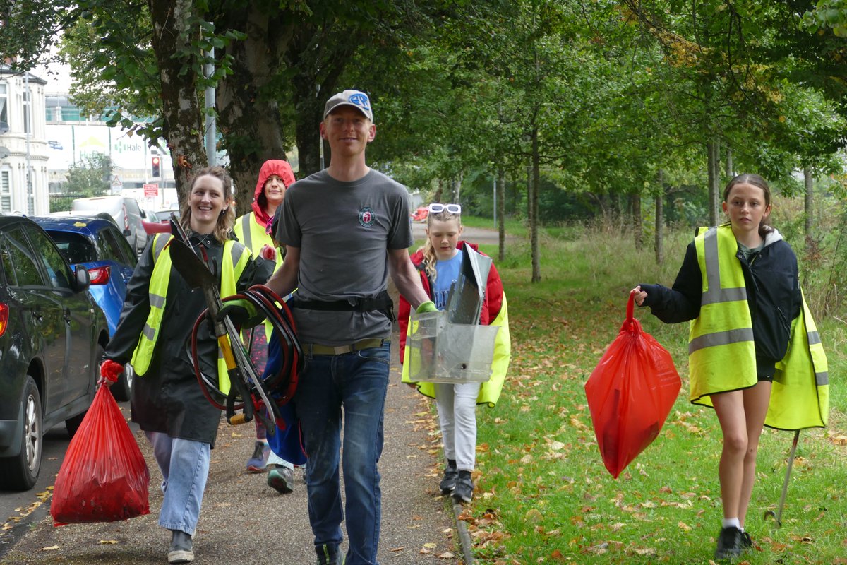 cardiffrivers's tweet image. A great start to the Big Cardiff Tidy today with @TidyGrangetown and @Keep_Wales_Tidy  😃 Over 100 bags collected!

More pics here 👉flic.kr/s/aHBqjBJjD2 

#bigcardifftidy24 #volunteers #saturday #community #partnerships