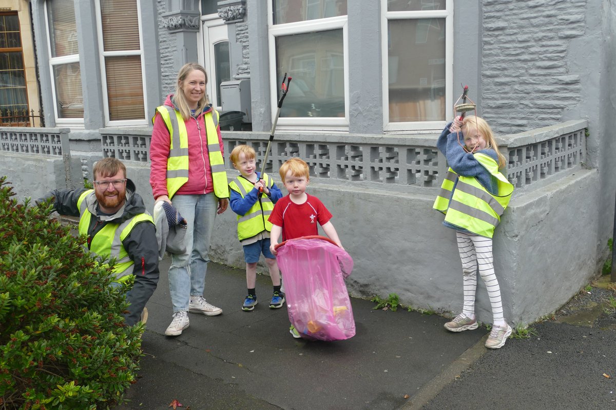 Cardiff Rivers Group (@cardiffrivers) on Twitter photo A great start to the Big Cardiff Tidy today with <a href="/TidyGrangetown/">Keep Grangetown Tidy</a> and <a href="/Keep_Wales_Tidy/">Keep Wales Tidy</a> ๐ Over 100 bags collected!
More pics here ๐flic.kr/s/aHBqjBJjD2
#bigcardifftidy24 #volunteers #saturday #community #partnerships A great start to the Big Cardiff Tidy today with <a href="/TidyGrangetown/">Keep Grangetown Tidy</a> and <a href="/Keep_Wales_Tidy/">Keep Wales Tidy</a> ๐ Over 100 bags collected!
More pics here ๐flic.kr/s/aHBqjBJjD2
#bigcardifftidy24 #volunteers #saturday #community #partnerships