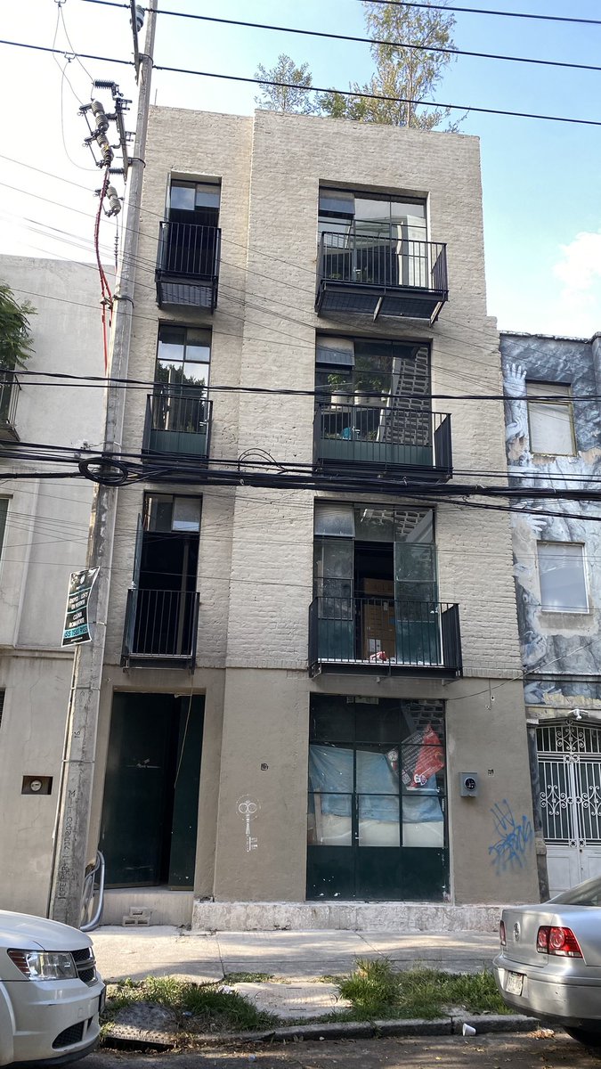 Zacatecas 87 <a href="/LaRomaDF/">Colonia Roma 🚲</a> obra ilegal, <a href="/inveacdmx/">INVEACDMX</a> <a href="/PAOTmx/">PAOT</a> revisó y suspendió, el dueño se ampara y retiran sellos por orden de un juez, <a href="/ContraloriaCDMX/">Secretaría de la Contraloría General CDMX</a> en esta ciudad todo se puede, 5 niveles obra menor <a href="/martibatres/">Martí Batres</a> <a href="/IntiMunoz/">Inti Muñoz</a> @seduviCDMX y <a href="/AlcCuauhtemocMx/">Alcaldía Cuauhtémoc</a> omisa corrupta