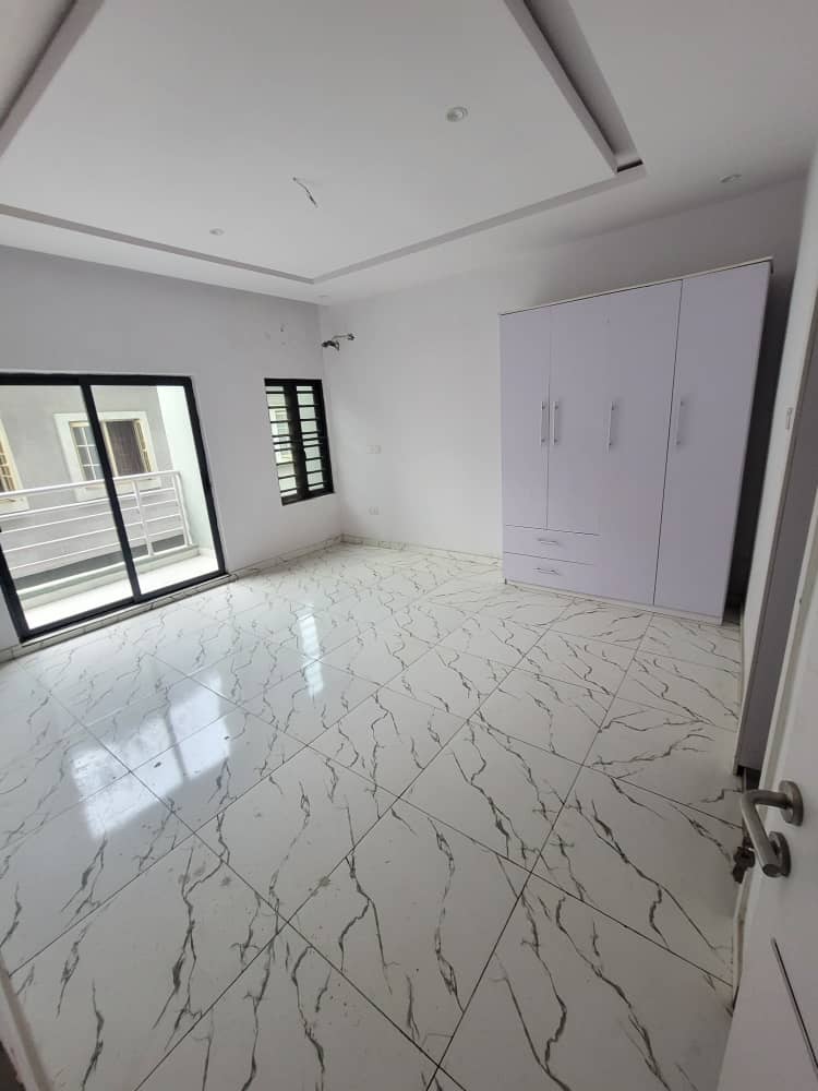 PaigePrecious2's tweet photo. Brand New 2 bedroom apartment with en-suite bedrooms.

2 bed
2 bath
1 Guest Toilet  
Fitted kitchen 
2 Balcony  
Lekki Scheme 2

Location📍   Ajah, Lagos

Price📌 N48m Net
Title document: Governor’s consent
Call/WhatsApp 07042530368
#MFW #hamsterkombatcombo #Homies #hamster https://t.co/WQs8QKvRji