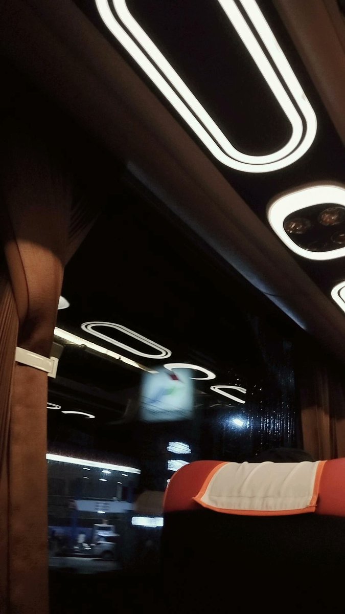 kaziiha's tweet photo. tayo 🚌 https://t.co/xk1fbWxGbW