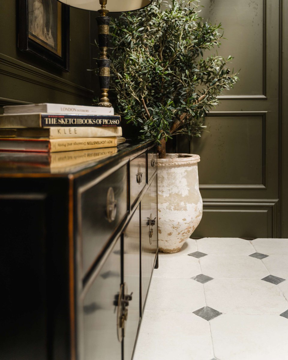 TheBeswickStone's tweet photo. Introducing our first ever cabochon limestone flooring, in our Provence tumbled limestone tile. 

Give your home that beautiful geometric pattern with the beautiful contrast between the Provence limestone and aged black limestone cabochon. https://t.co/oVOdFxD7Lk
