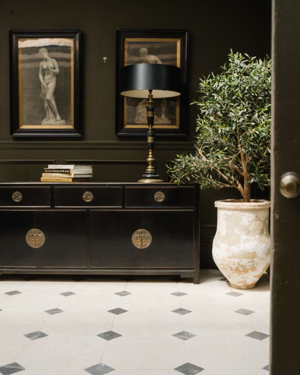 TheBeswickStone's tweet photo. Introducing our first ever cabochon limestone flooring, in our Provence tumbled limestone tile. 

Give your home that beautiful geometric pattern with the beautiful contrast between the Provence limestone and aged black limestone cabochon. https://t.co/oVOdFxD7Lk