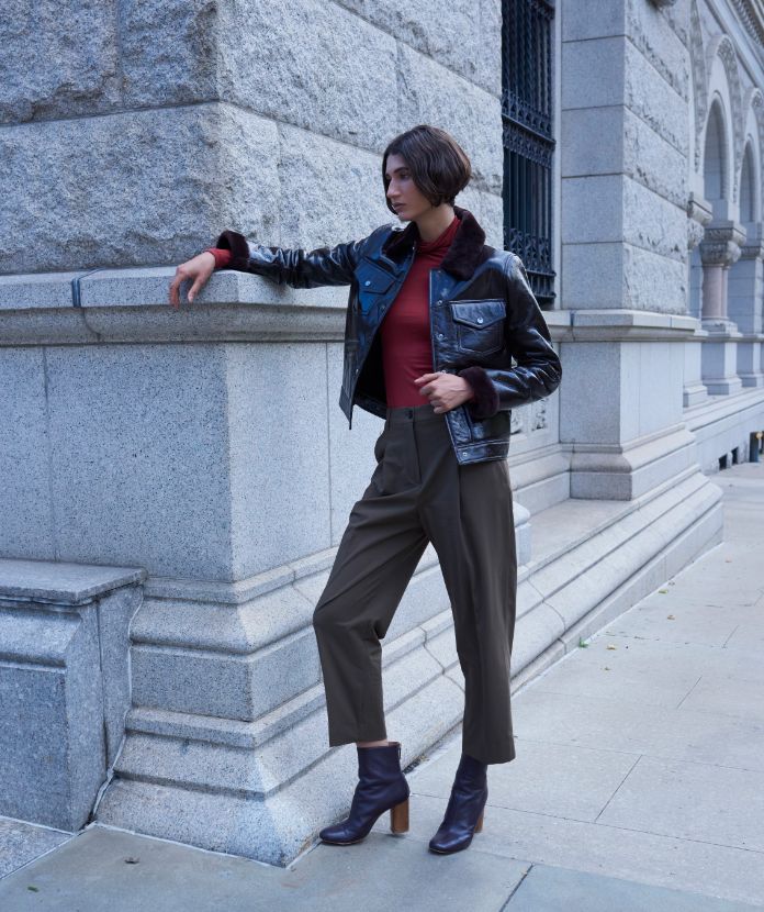 pologeorgis's tweet image. Transitioning to fall has never been easier 

Discover lightweight cropped shearling jackets online and in store now. Featuring the Trucker Patent Shearling Jacket.

Photographer: @maruteppei
Makeup: @chichisaito 

#Pologeorgis #FallJacket #FallFashion #FallStyle #FallOutfit