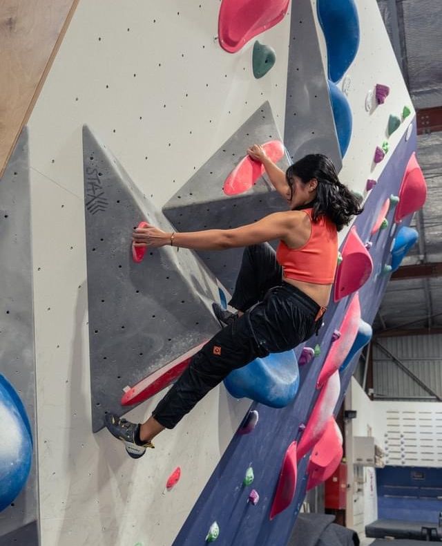 OutdoorAfroInc's tweet photo. Check out how these flexible pants move with you, not against you. Whether you're scaling indoor walls or conquering outdoor trails, our gear is designed to keep up with your adventures. ⁠
⁠
Tag a climbing buddy who needs these in their life!⁠ https://t.co/1tHIlUV2EV