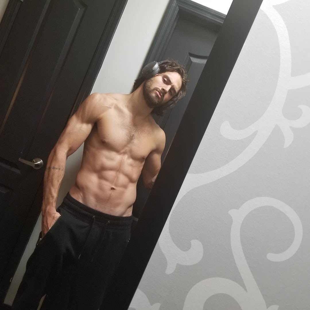 BuzzingPop's tweet photo. Happy 37th birthday to the talented and handsome Ryan Guzman. 🎂 https://t.co/QoCicx101f