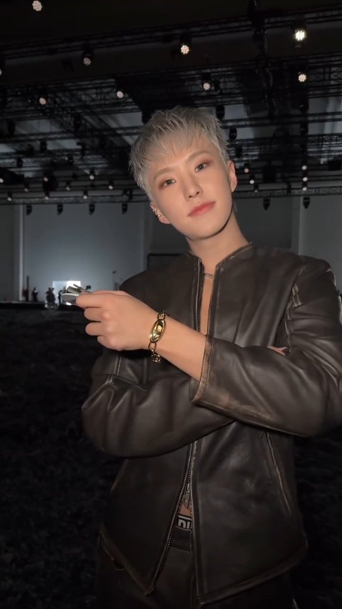 februaryy__'s tweet photo. แล้วผมสั้นคือโอ้ยยย หมวยจาบ้า  ㅠㅠ https://t.co/93JcL2WXnx