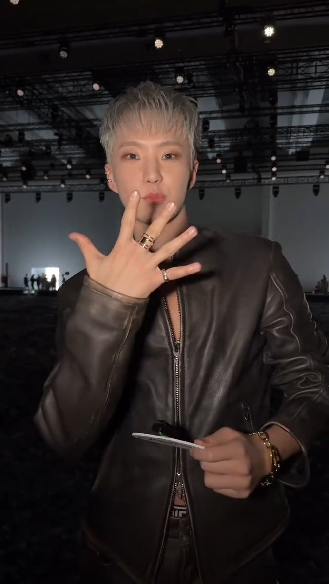 februaryy__'s tweet photo. แล้วผมสั้นคือโอ้ยยย หมวยจาบ้า  ㅠㅠ https://t.co/93JcL2WXnx