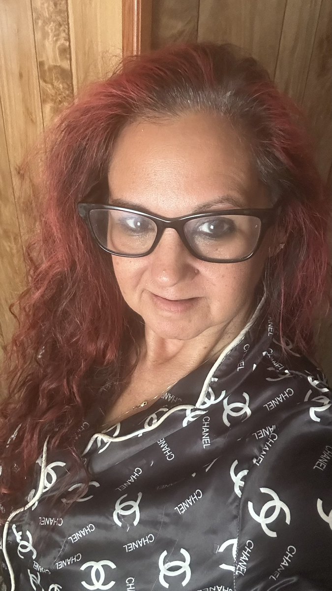 TaurusMeme's tweet photo. Good morning Tweeps ☕️. Happy Caturday. It’s Date Night. Undecided if I should wear the Blue Dress or find something cute. I added 5 Ghost peppers,6 chilis &amp; 2 Habaneros. I still sometimes think I’m dreaming. It’s all surreal 🥹❤️.  #Snatched #Gemini #Taurus #2ndTimeAround https://t.co/pyqjt948cr