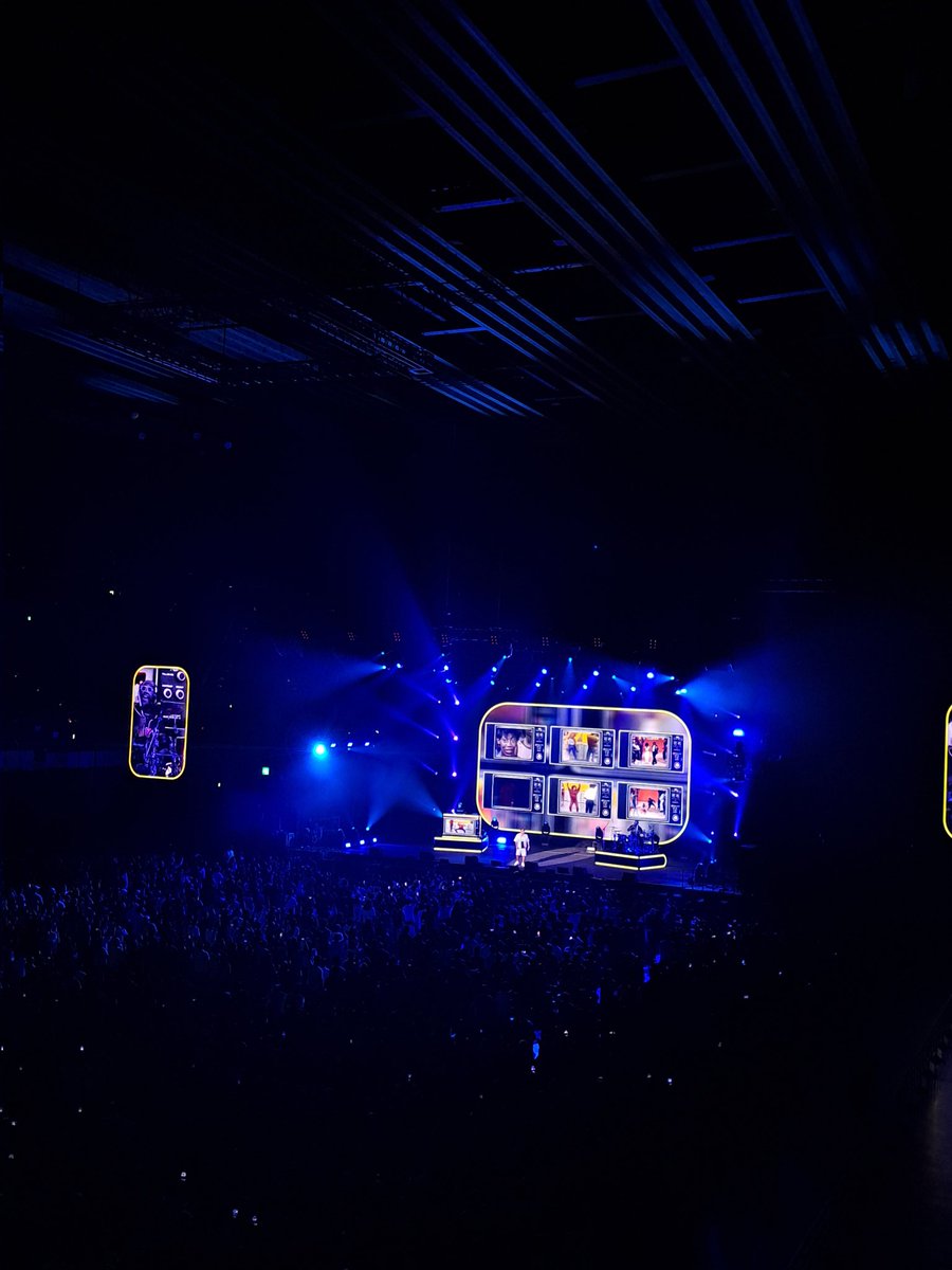 omototm's tweet photo. #BlueNoteJazzFestival DAY1終わた
#MISIA 圧巻の歌声でデビュー当初の大ヒット曲群を熱唱して鳥肌🎶
#P_FUNK 軍団グルーヴ満載でアゲアゲ⤴️⤴️
トリの #NAS 会場は大盛り上がり(自分的には...)
本物はいいね👍楽しい時間ありがとう✨
#有明アリーナ #GeorgeClinton https://t.co/iNNQo6tndx