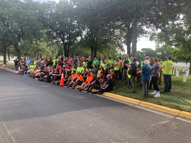 HennepinEnviro's tweet image. Thirty-one trees were planted at Fort Snelling Cemetery on Wednesday at the 10th annual Saluting Branches day of service. County forestry provided the trees and led over 100 volunteers to plant them. 

#HennepinCounty #TreeEducation #TreePlanting #SalutingBranches