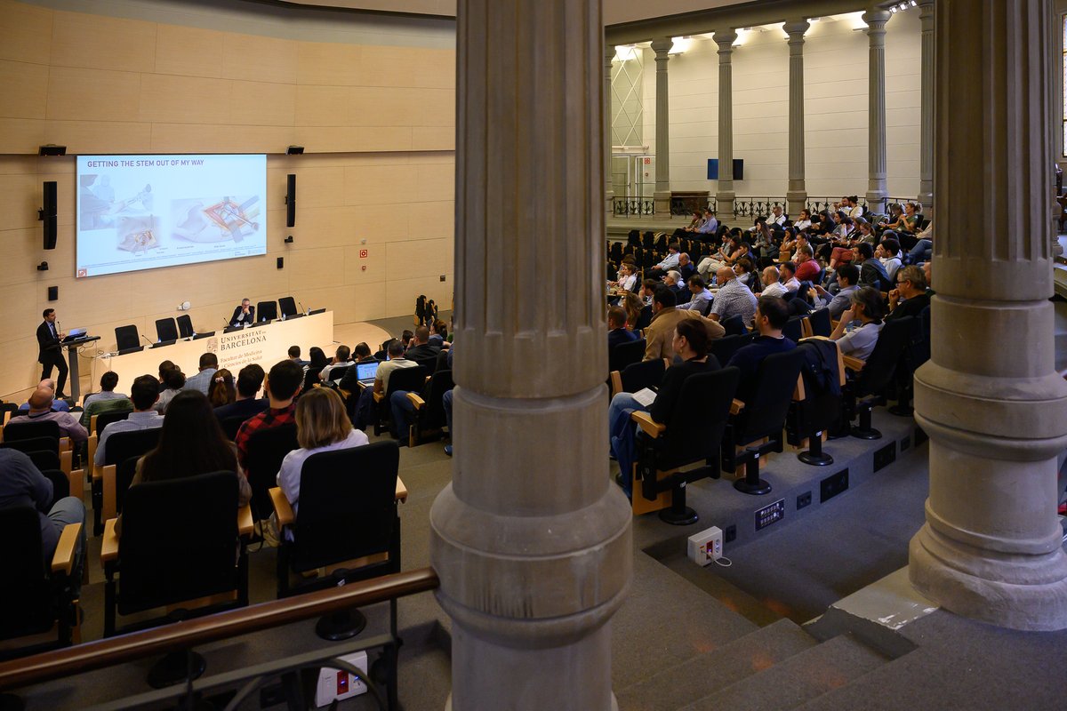 Hospital Clínic (@hospitalclinic) on Twitter photo 🏥 Èxit del Curs Internacional sobre Pròtesis Total de Maluc amb Abordatge Anterior, celebrat al paranimf del <a href="/CampusClinicUB/">Campus Clínic UB</a>.
🌍 En l'esdeveniment han participat més de 2⃣0⃣ experts de renom mundial que han compartit els darrers avenços i tècniques quirúrgiques en aquest camp. 🏥 Èxit del Curs Internacional sobre Pròtesis Total de Maluc amb Abordatge Anterior, celebrat al paranimf del <a href="/CampusClinicUB/">Campus Clínic UB</a>.
🌍 En l'esdeveniment han participat més de 2⃣0⃣ experts de renom mundial que han compartit els darrers avenços i tècniques quirúrgiques en aquest camp.