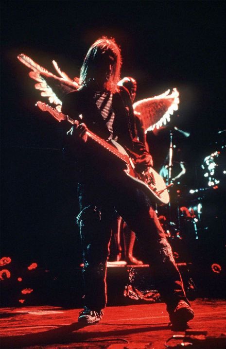 lovve_buzz's tweet photo. happy birthday in utero thank you for giving us the most banger concert photos https://t.co/J4riAgQUrk