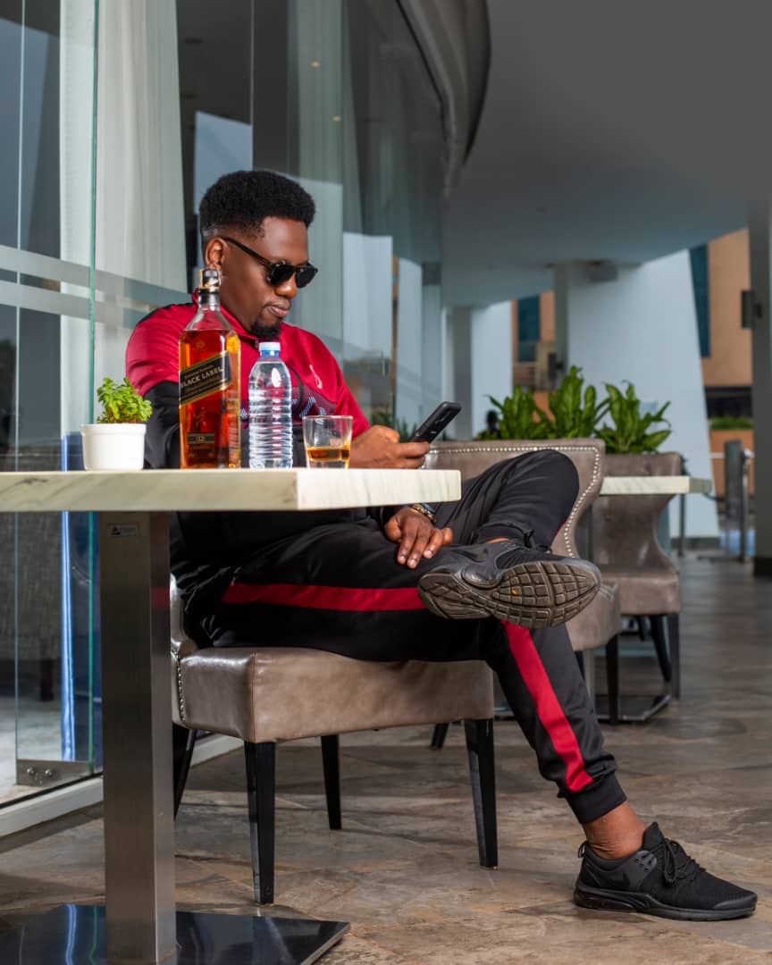 theonlyjaluo's tweet image. Chilling waiting to get on #AfricanExpress @882SanyuFM ##Ayeeya #Asuusa