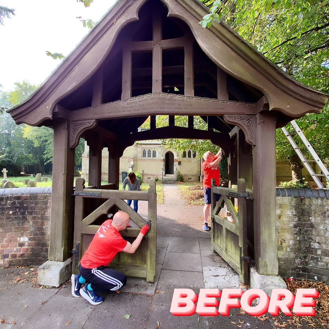A sunny Saturday morning of <a href="/goodgym/">GoodGym</a> good deeds at Holy Trinity Church #luton