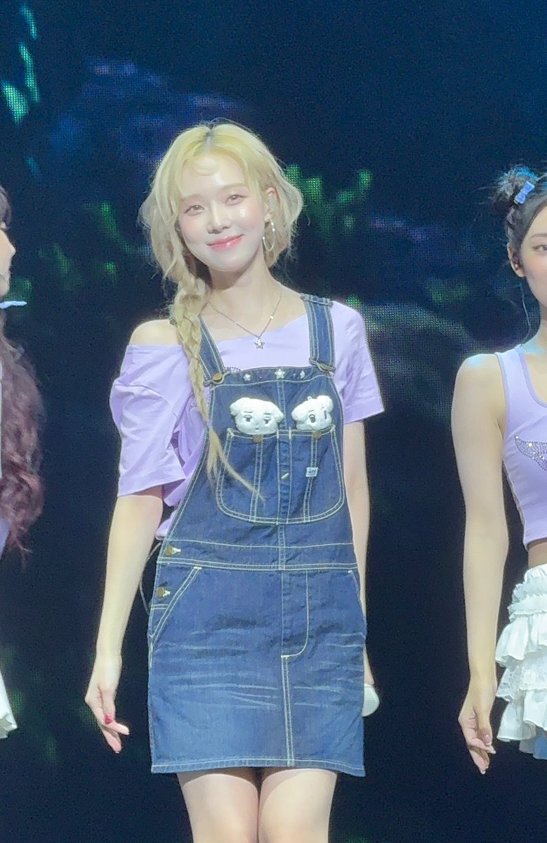 Vitaminjeong01's tweet photo. 팬이 공항에서 준 직직이 데리고 나온 민정이🤍 https://t.co/QPn501eIP1