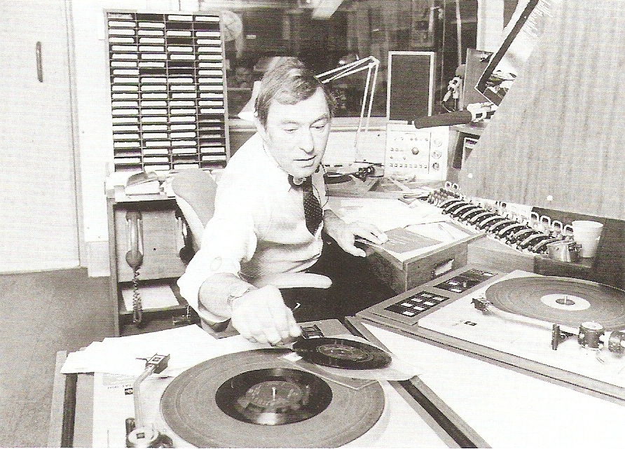Radiojottings's tweet image. Online today 5½ hours of Ray Moore's BBC Radio 2 early show from 1985/86. Tapes donated by Nancy Sandoval and dubbed by @harrissn  My latest blog post bit.ly/4ddXEX4