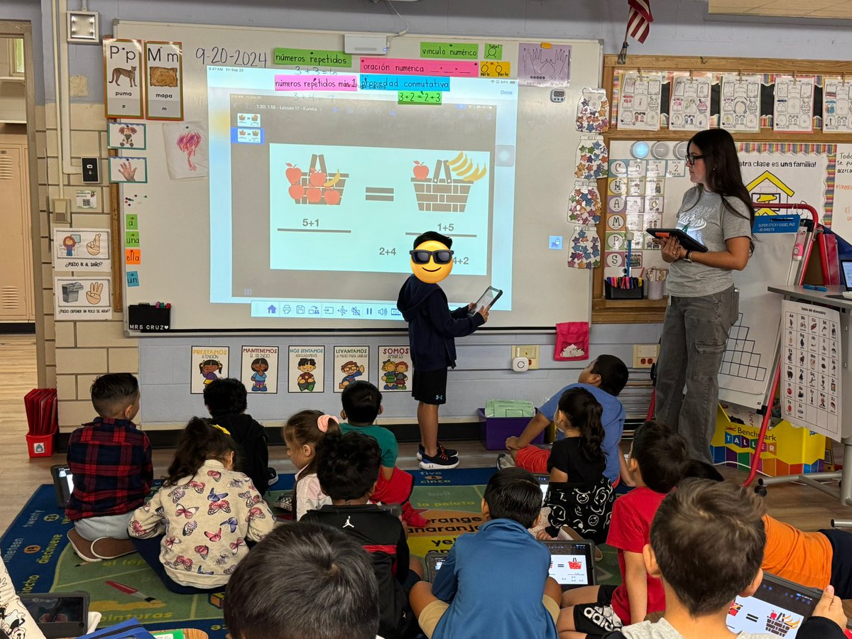 lindsaybcross's tweet photo. Yesterday I got to watch Ms. Cruz at @ohemustangs lead a math lesson with her sweet kiddos! Students used #Keynote shapes to show equal equations. After a few kids shared with the class &amp; she used #AppleClassroom to share their screen. #RISDBeTheOne @mscruzhdz @AppleEDU https://t.co/qDPy5wbEZK