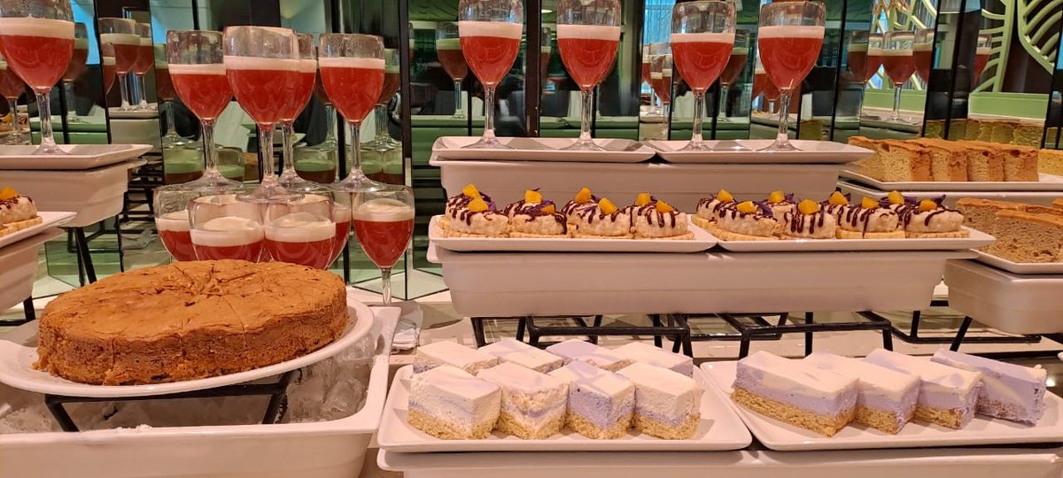 FPIkotEkpene's tweet photo. Sweeten your Sunday brunch! 🎉 Join us for #NationalIceCreamConeDay, where you can enjoy your favorite flavors in a cone or by the scoop. Brunch today will be featuring a lot of sweet desserts & you don't want to miss out.
Call 09062831404
#brunch #icecreamconeday #fourpointsikot https://t.co/PtaUlnEnOC