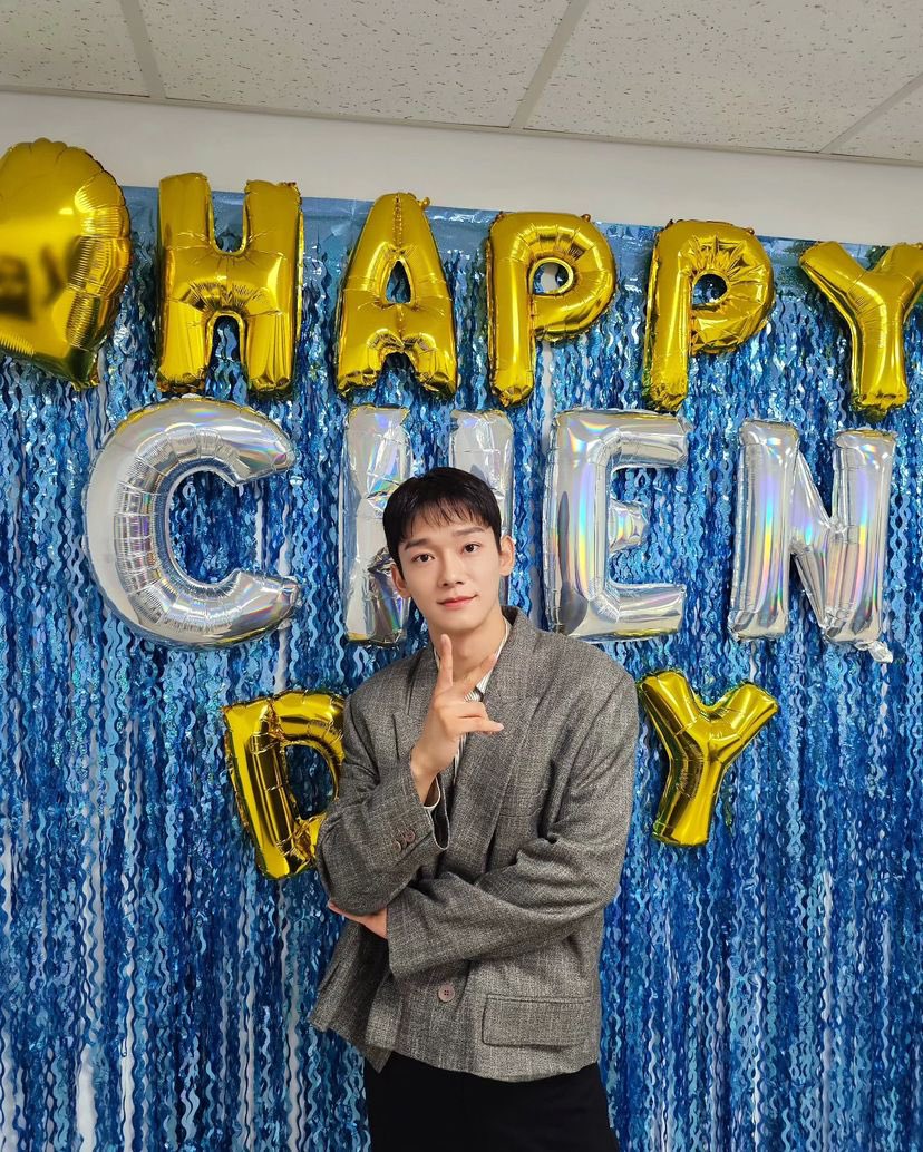 CHENGLOBALTEAM's tweet photo. #CHEN Update

240921 | INB100 Instagram Update 

HAPPY CHEN DAY🎂

#첸 #CHEN #Beyond_the_DOOR https://t.co/5yjCG1HbKR