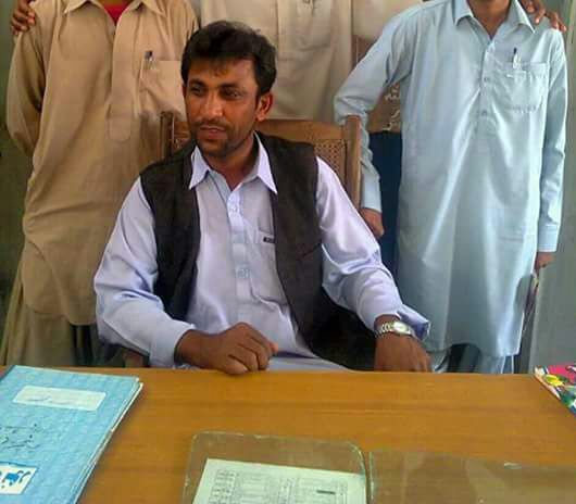 naimatfazal's tweet photo. Today marks 10 years since the enforced disappearance of Rafiq Oman, a school headmaster from Dasht. He was abducted by Pakistani security forces on September 21, 2014.

#endenforceddisappearances 
#ReleaseRafiqueOman https://t.co/k0yxncDBYI