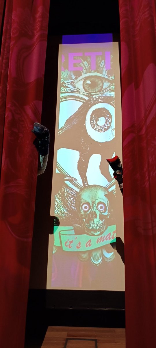 No tenemos ni idea de quienes eran los dos personajes que han presentado "Stitches". No, para nada.
¿Verdad <a href="/noveasestapeli/">Txus Sanchester🎲🌖</a> y <a href="/Sir_Beltxi/">Sir Beltxi  🇲🇨 🇫🇮</a> ?
Empezamos!