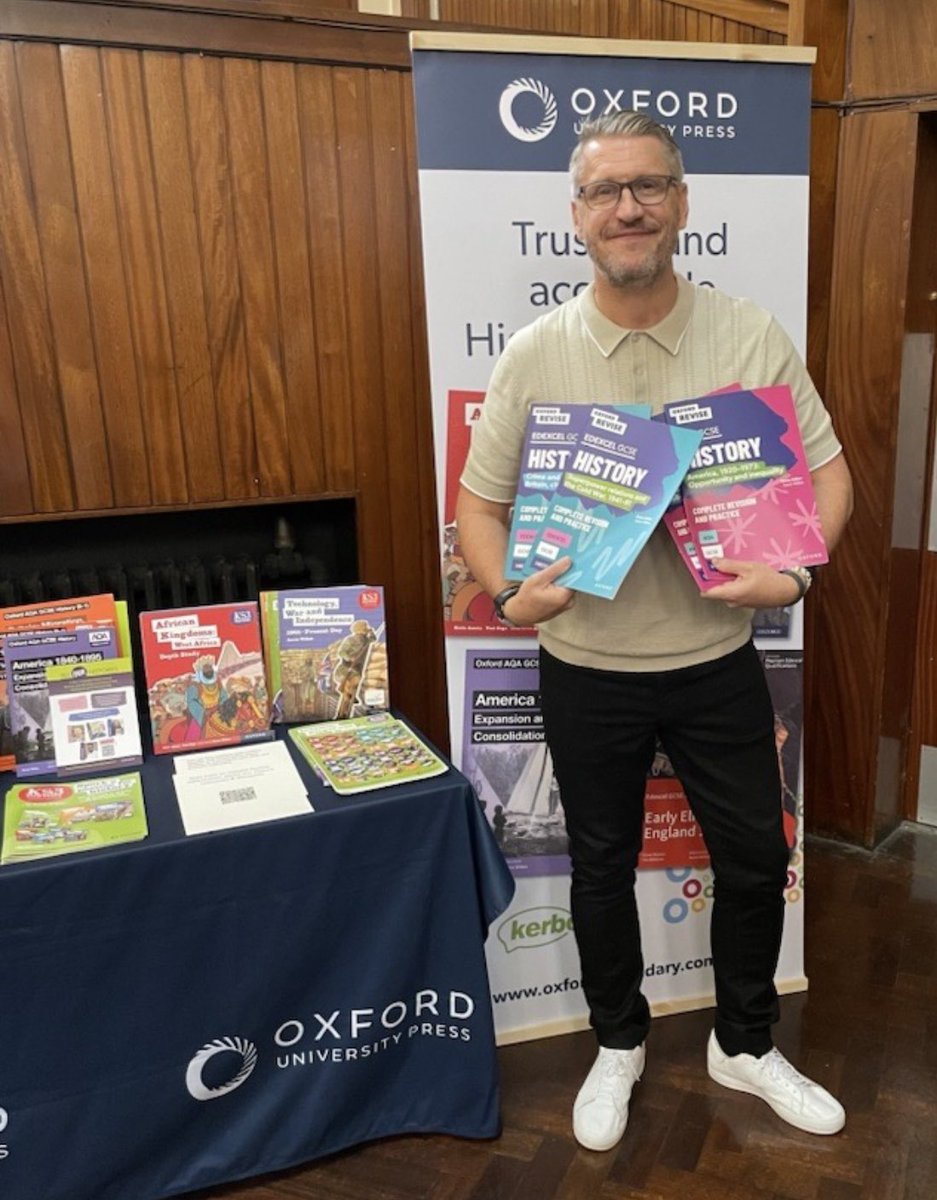 OUPSecondary's tweet photo. Always great to catch up with @WilkesHistory! Lots of interest in our Edexcel-approved Student Books as well as our #OxfordRevise revision guides. @TTRHistory #TTRHistory #GCSEHistory #EdexcelHistory #HistoryTeacher

https://t.co/PYrVpPHUGN https://t.co/1Y4Dzg9KjE