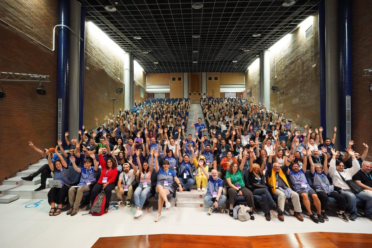 Otra WordCamp, otra foto de familia. ¡Gracias, Pontevedra! #PonteWordCamp