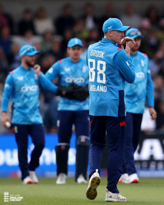 Australia win the second ODI to go 2-0 up in the five-match series.  📹 Credits: Twitter/englandcricket
