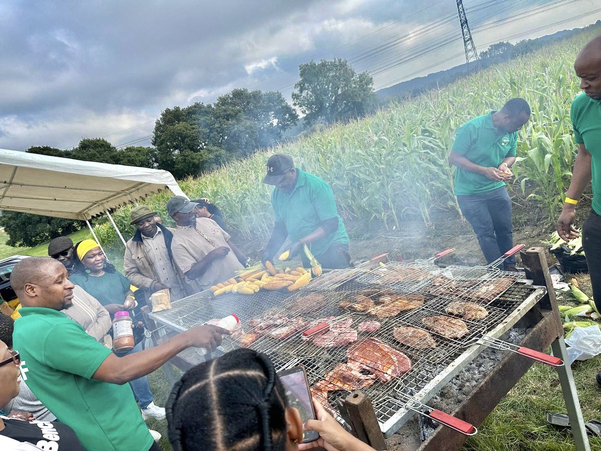 Mymy Sia-Del Rosario (she/her) tweet media