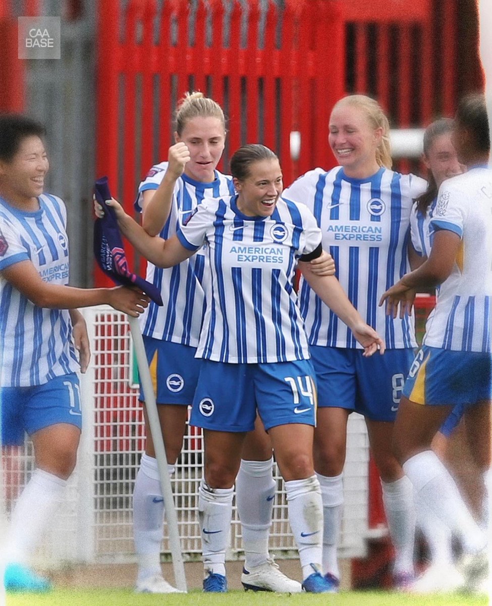 frankirby's tweet image. Up and running!
Enjoyed that one, so nice to play in front of the @BHAFCWomen fans finally 🤩💙🤍