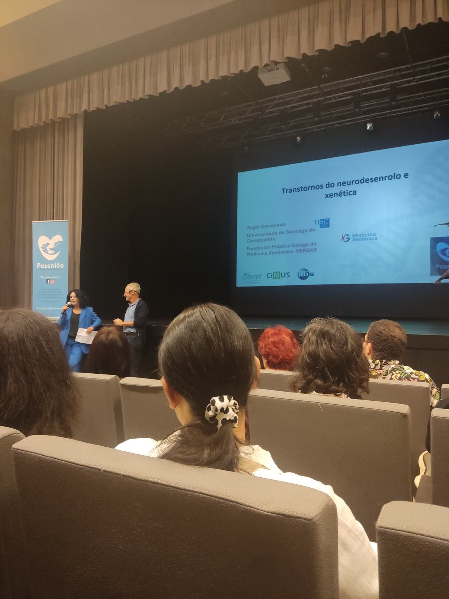 recarey_sheila's tweet photo. Hoxe estivemos no concello de Cee aprendendo da man da asociación Paseniño, que organizou unha conferencia moi interesante impartida por Ángel Carracedo sobre trastornos do desenvolvemento e xenética para todos os públicos 🧬🧠👣 #GenDeM @GMXenomica @cimususc @UniversidadeUSC https://t.co/XxL3ktP3l3