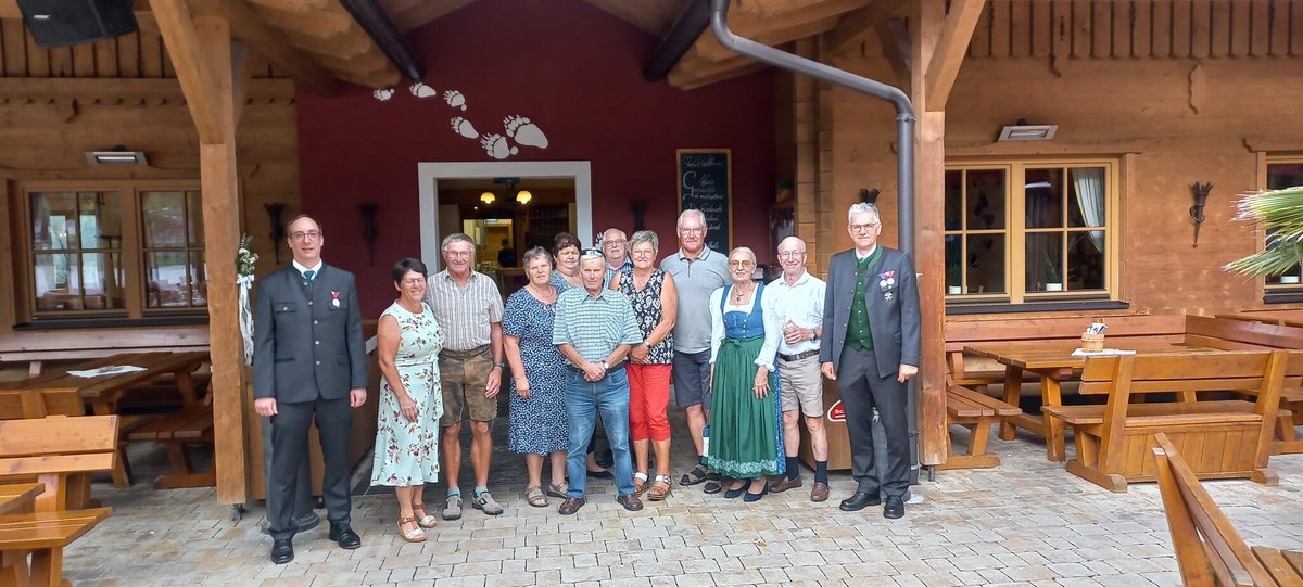 BBLungau's tweet photo. Feier der Kameradschaft: Runde Geburtstage in St. Margarethen https://t.co/lM5DCEMPLt https://t.co/wuqFDkBpvg