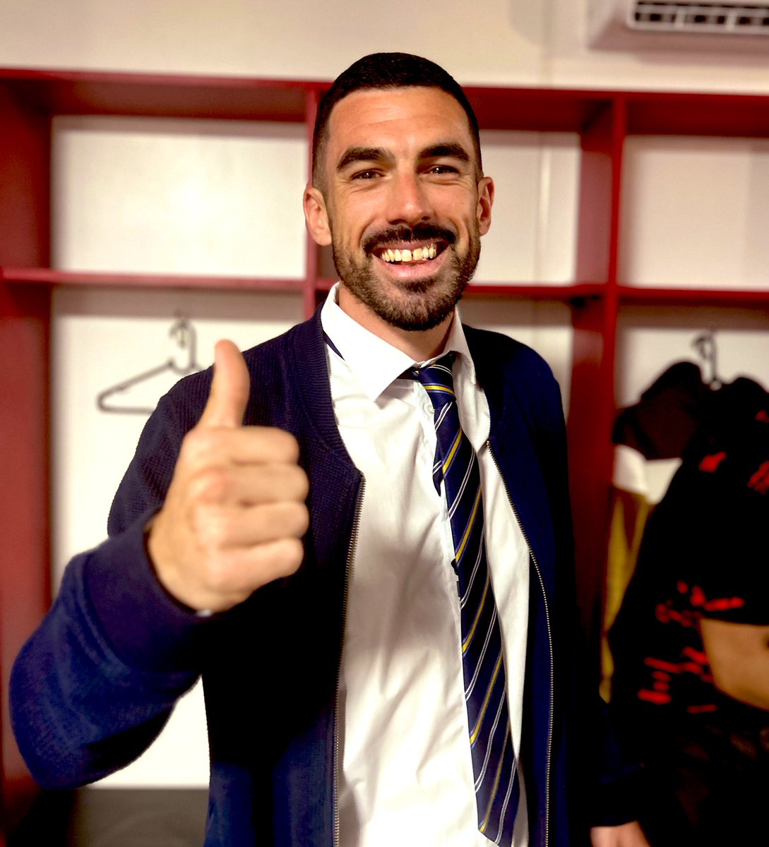 👔 𝐄𝐥𝐞𝐠𝐚𝐧𝐭𝐞 𝐧𝐢𝐯𝐞𝐥 <a href="/NachoRatti/">Ignacio Ratti</a>. 

El miércoles directo del laburo a trancar, meter y hacer jugar en el medio. 

En un partido histórico para el club, a la altura de la cita.