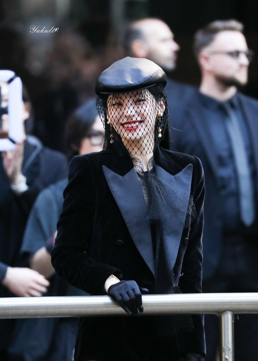 girls_yakult's tweet photo. 240921 🖤🐈‍⬛ DG HD

BENVENUTA A MILANO YEJI 
#있지 #ITZY #예지 #YEJI
#YEJIxDGSS25 #YEJIxMFW24
@ITZYofficial @dolcegabbana https://t.co/hZLFBmAzCC
